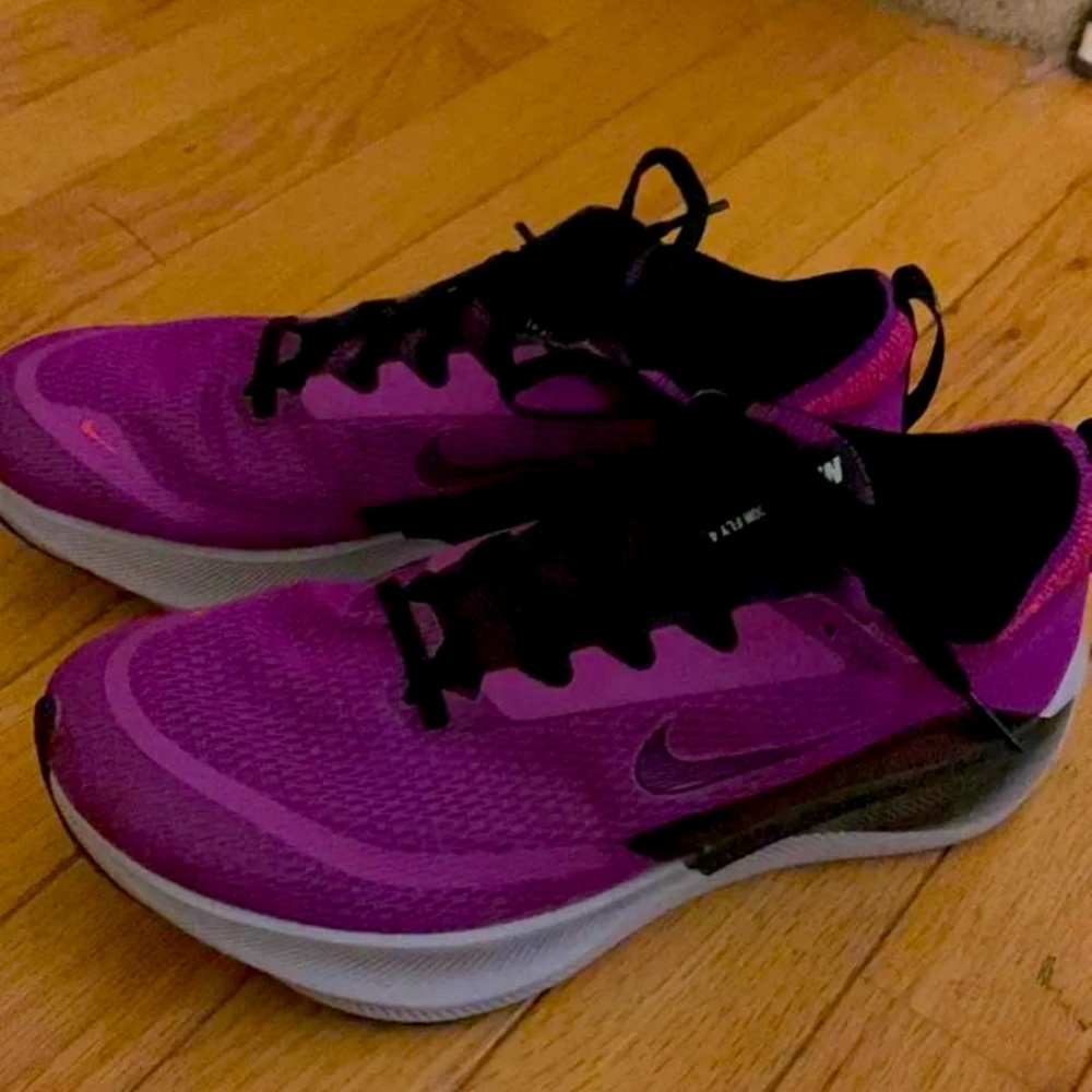 Nike zoom fly 4.  Barely used.